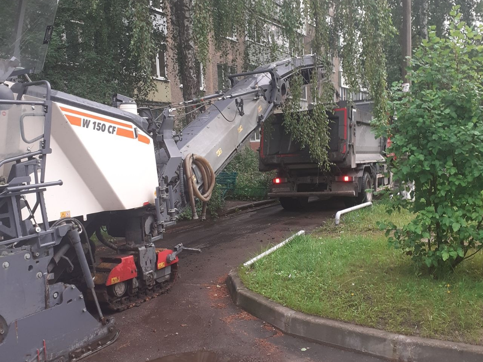 В Юбилейном проезде в Коломне ремонтируют дорогу