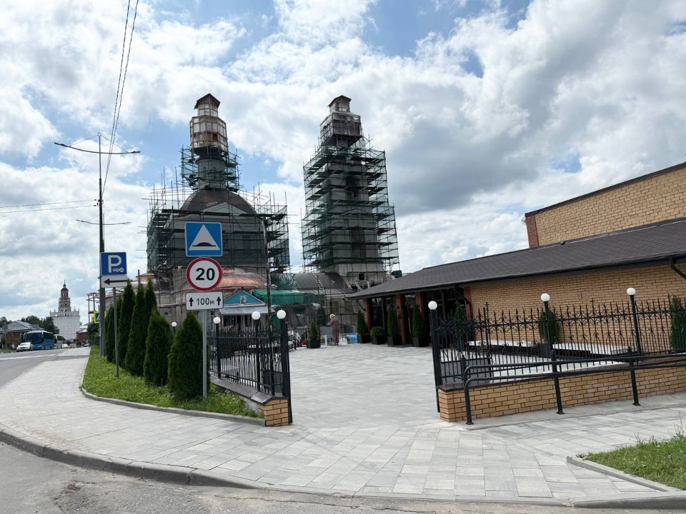 Реставраторы установят новый крест на главный купол Воскресенской церкви