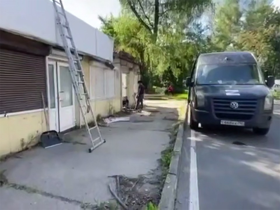Старые торговые ларьки убрали с улиц Талсинской, Ленина и Гагарина