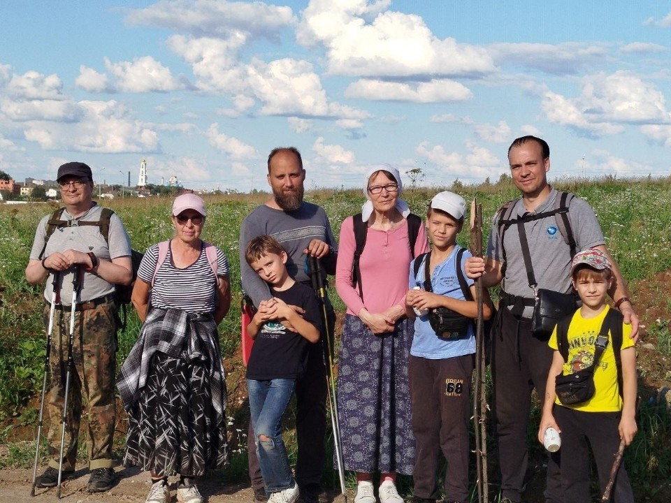 Лобненские паломники пешком прошли 82 километра до Троице-Сергиевой Лавры