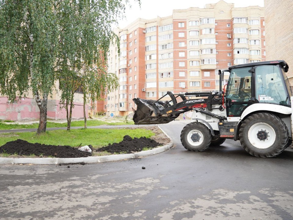 На Борзова и Академической заменили асфальт и установили фонари