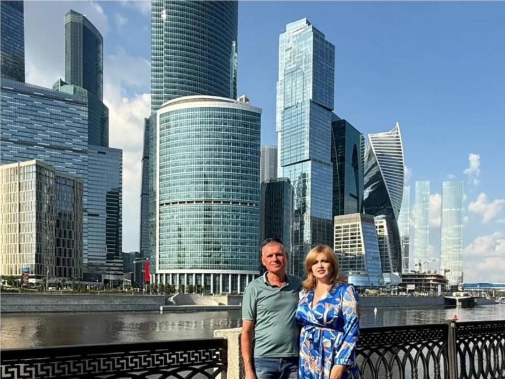 Выжившая в авиакатастрофе 2006 года борпроводница из Дубны встретилась со спасителем