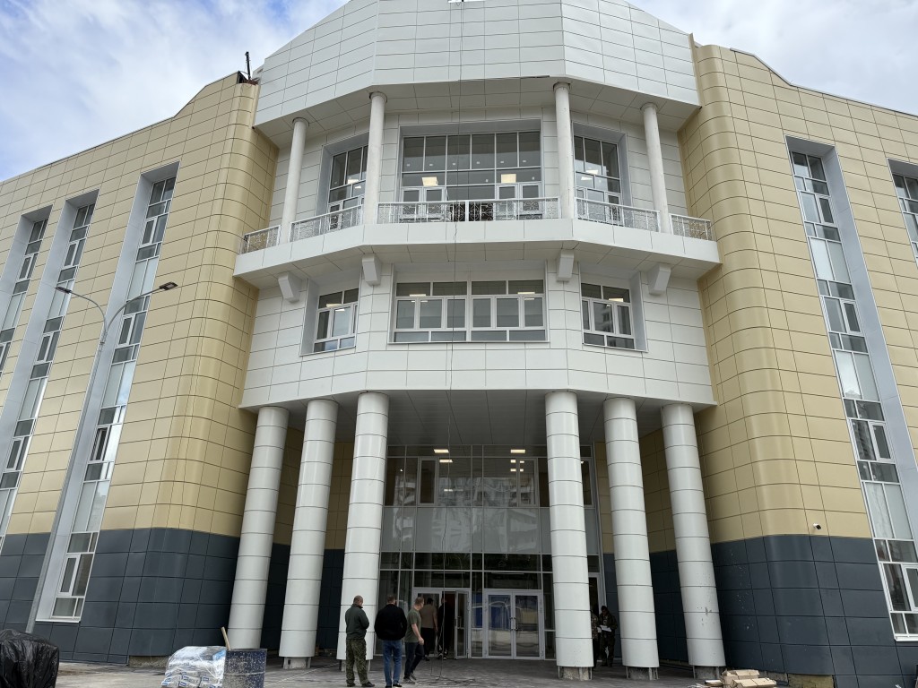 Отделочные работы завершают в новой школе на улице Угрешской в Дзержинском