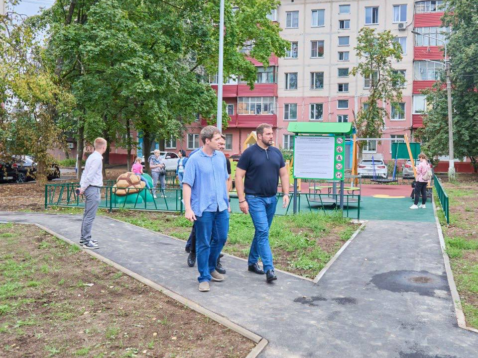 Контейнерную площадку и трансформатор отремонтируют во дворе на Мира