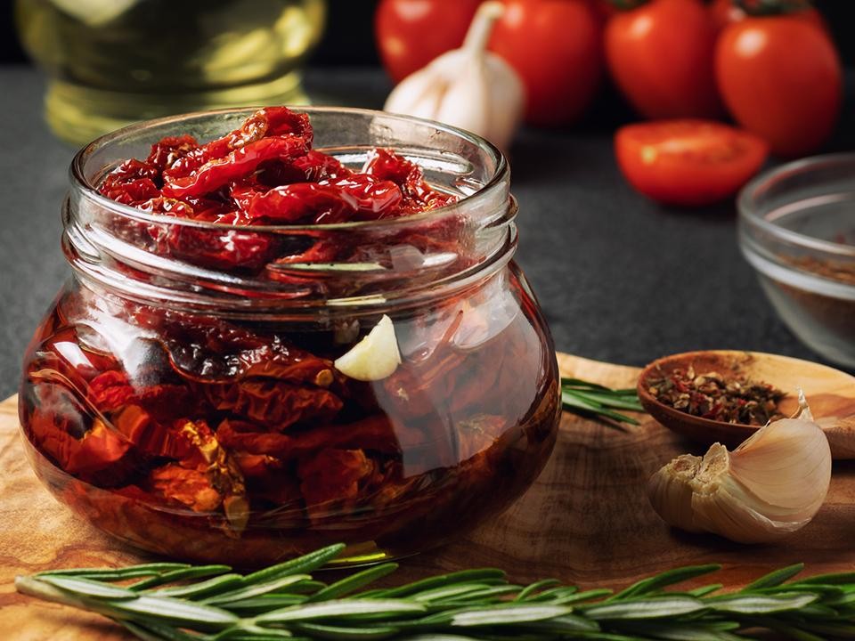 Вяленые томаты в домашних условиях: быстро, вкусно, как в Италии