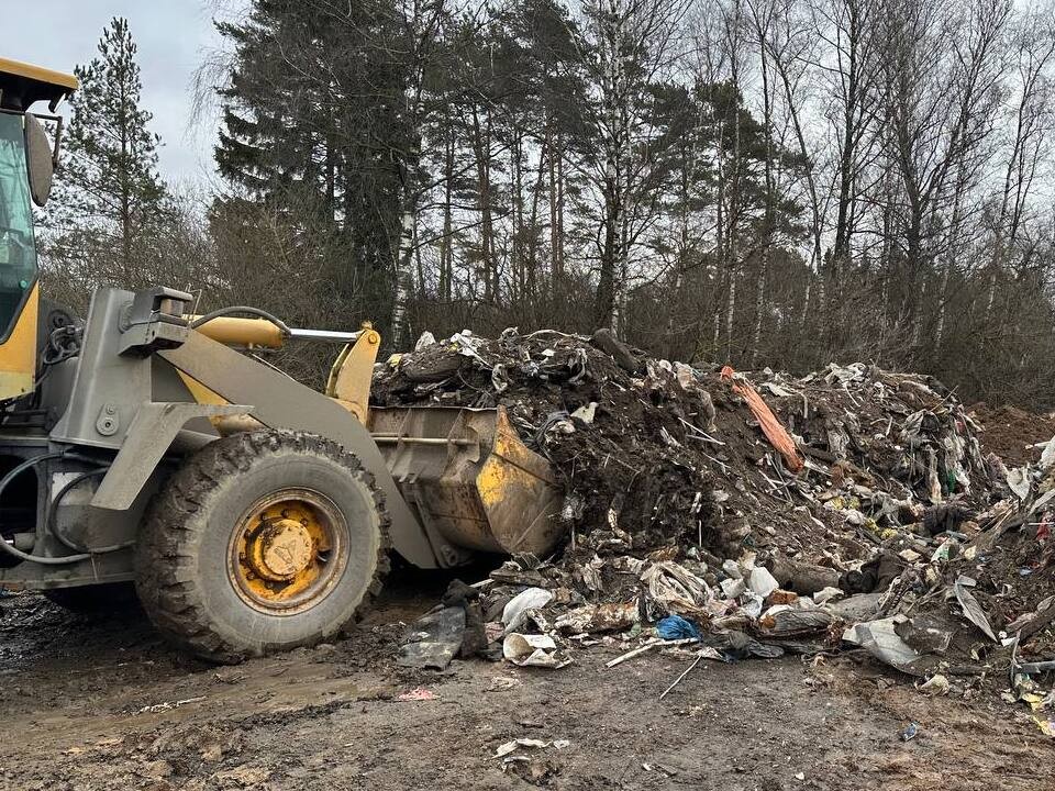 Клинские коммунальщики ликвидировали две незаконные свалки за день