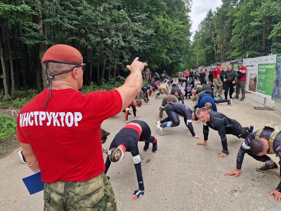 Вода, грязь и рвущиеся гранаты: балашихинцы прошли маршрут «краповиков»
