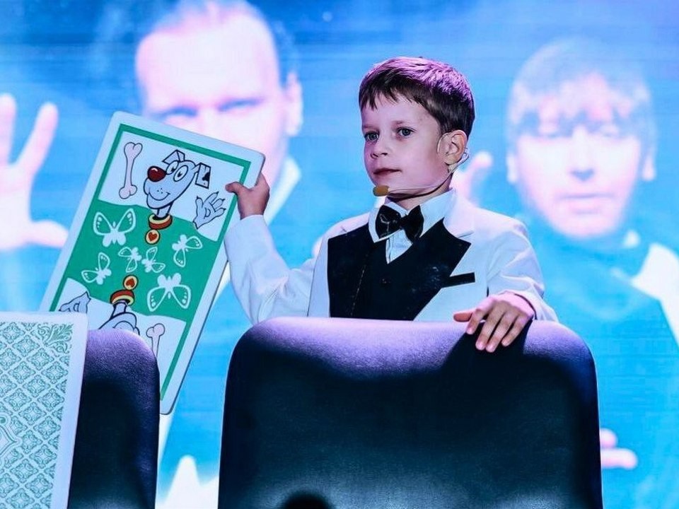 Мытищи вышли в финал фестиваля иллюзионистов Сафроновых «Маги в парках»