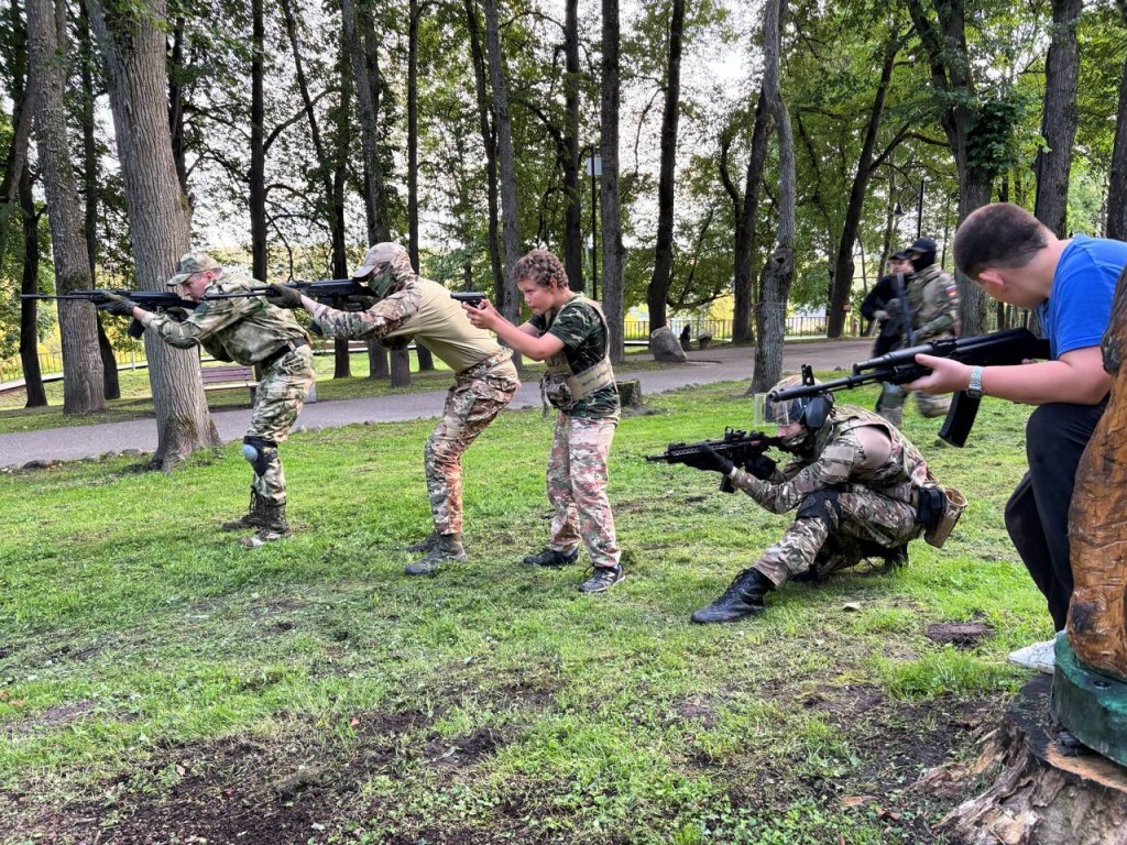 Патриотический клуб организовал показательные выступления в «Городке»