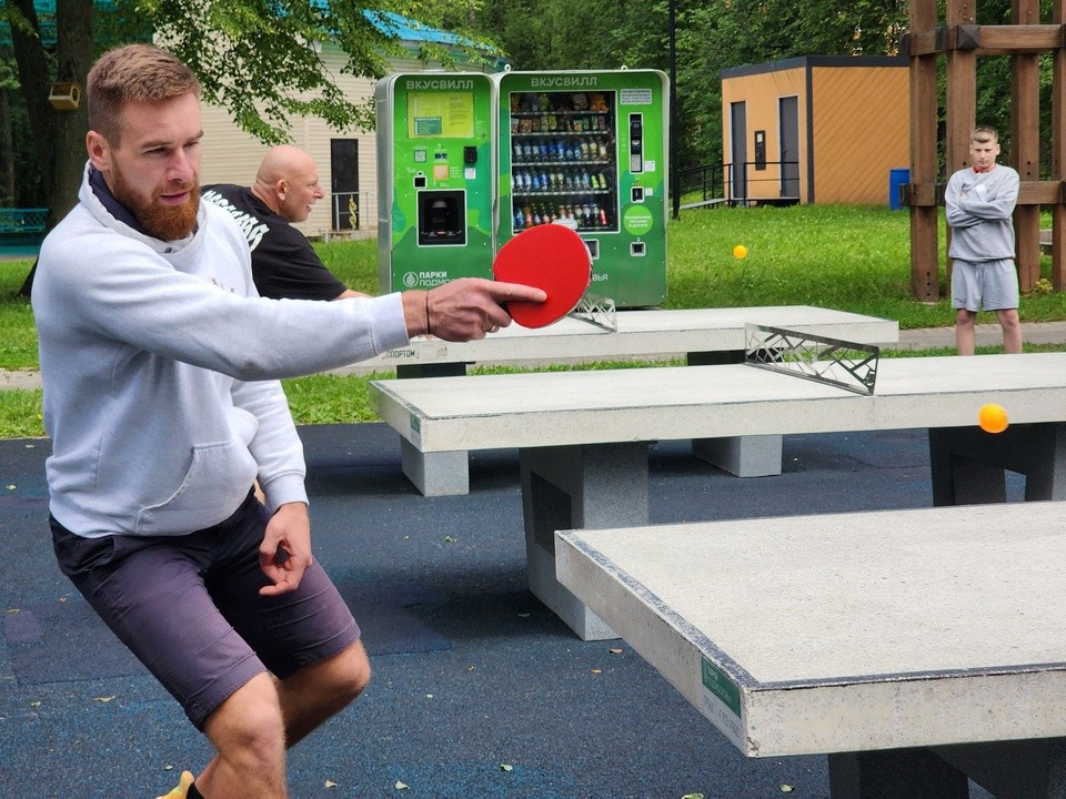 В Сестрорецком парке установили новые теннисные столы