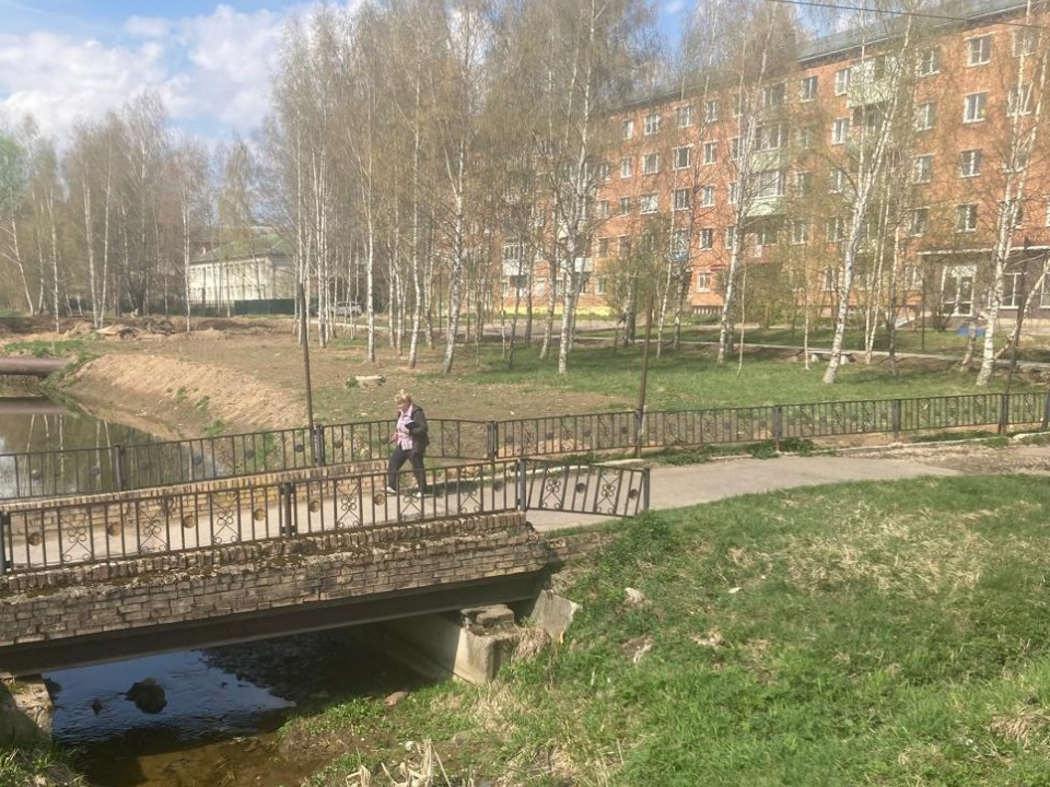 В Лотошине отремонтируют пешеходный мост через Красный ручей