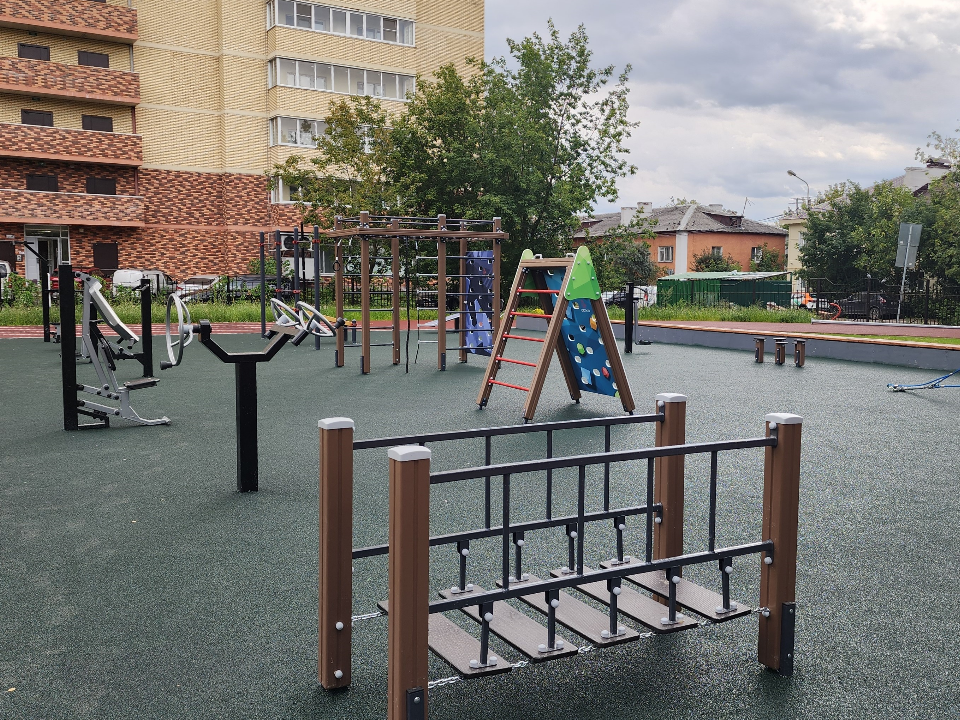 В Лосино-Петровском родители оценили обновленное спортивное ядро в школе №2