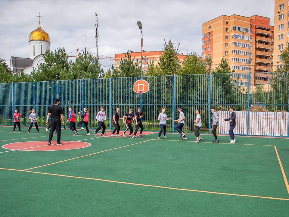 В Лесном Городке открылась обновленная спортивная площадка на Фасадной