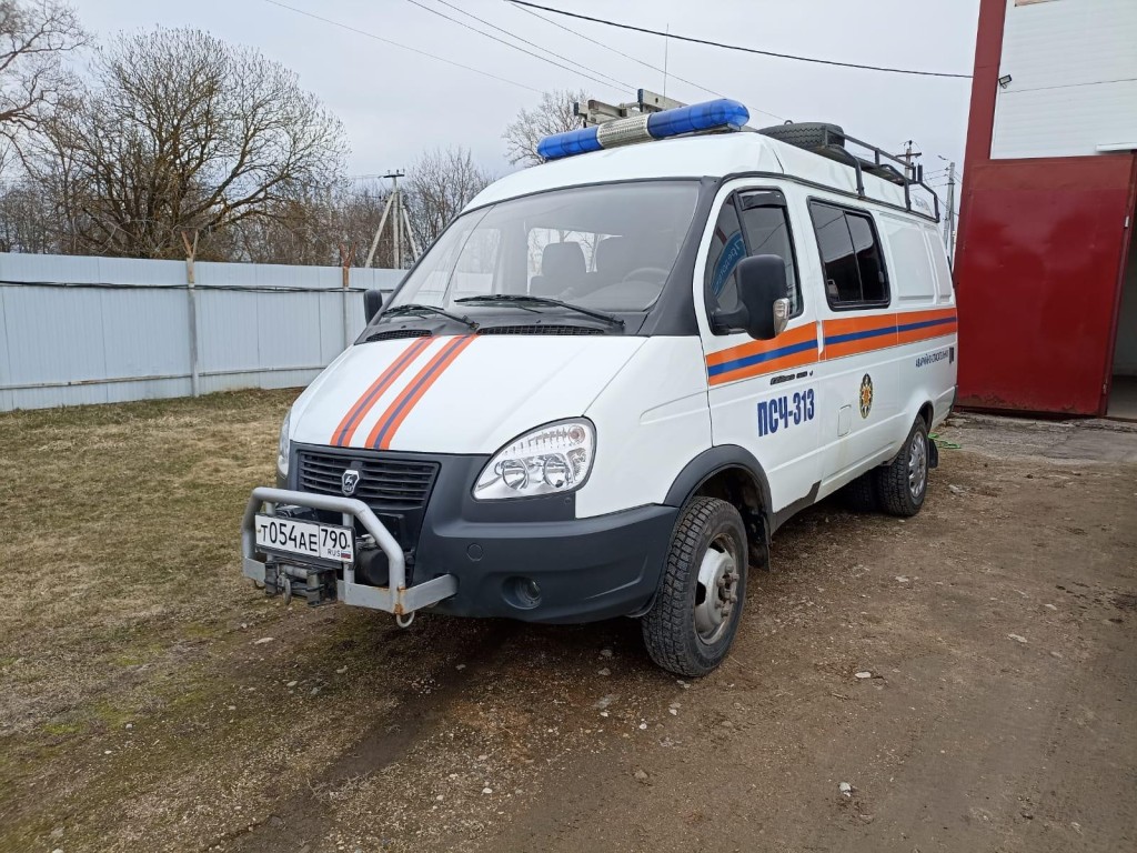 Спасатели вывели из леса в Клинском округе двух заблудившихся женщин и мужчину