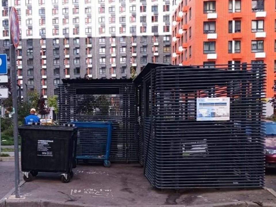 В шести городах Подмосковья обновили контейнеры для раздельного и смешанного мусора