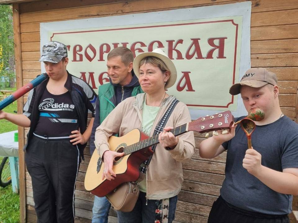 Жители Шатуры окунулись в мир необычных музыкальных инструментов