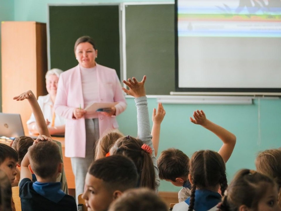 Молодые учителя Сергиева Посада получили выплаты, ипотеку и наставничество благодаря господдержке