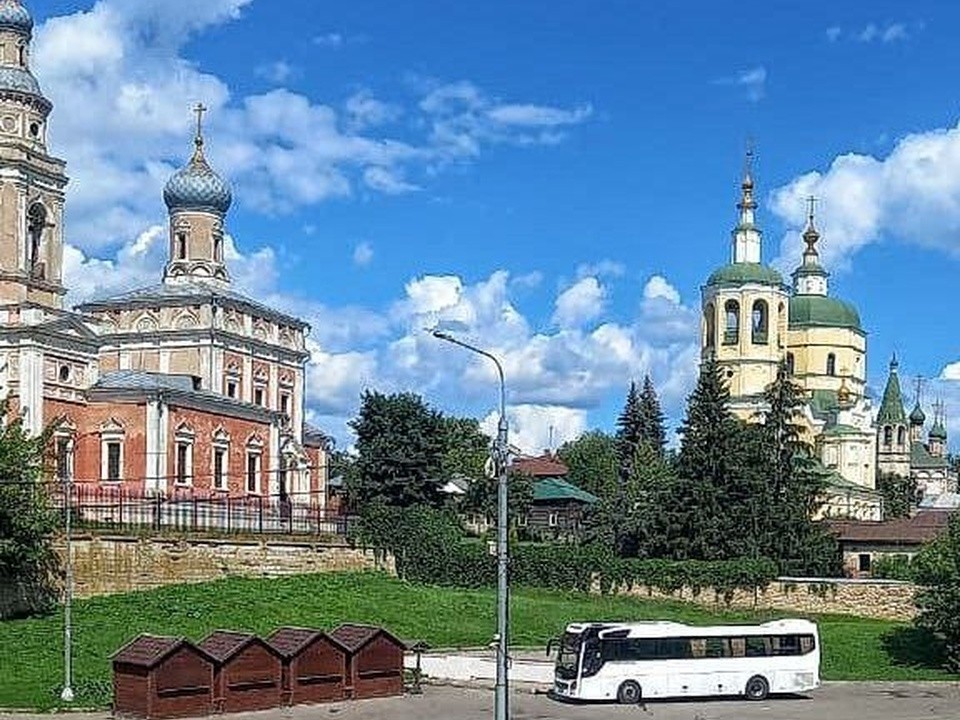 Бронничане-путешественники узнали, откуда на гербе Серпухова появился павлин