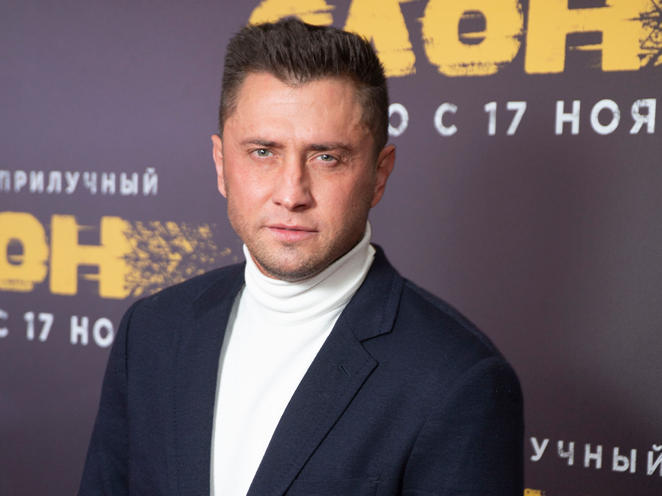 «Это просто красивая дата»: Павел Прилучный поздравил Муцениеце со свадьбой