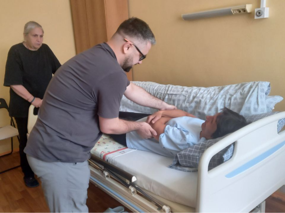 В Долгопрудненской больнице учат ухаживать за тяжелобольными и маломобильными пациентами