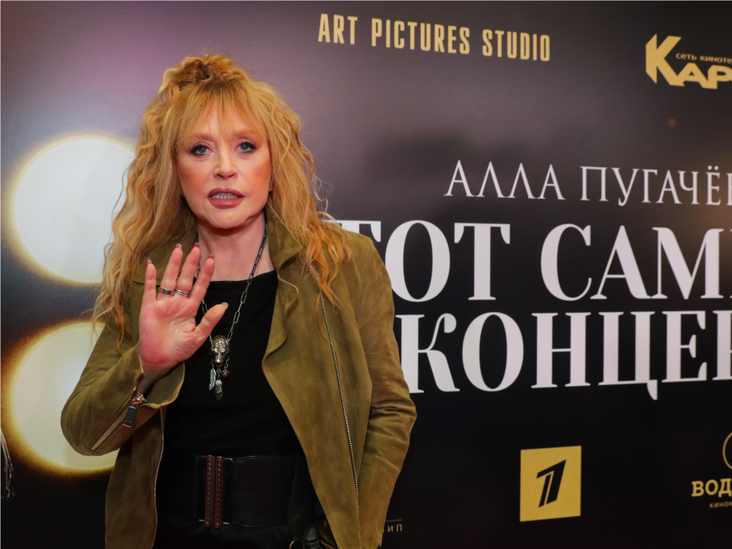 «Заслужил, браво»: Пугачева поздравила бойца ВСУ с наградой