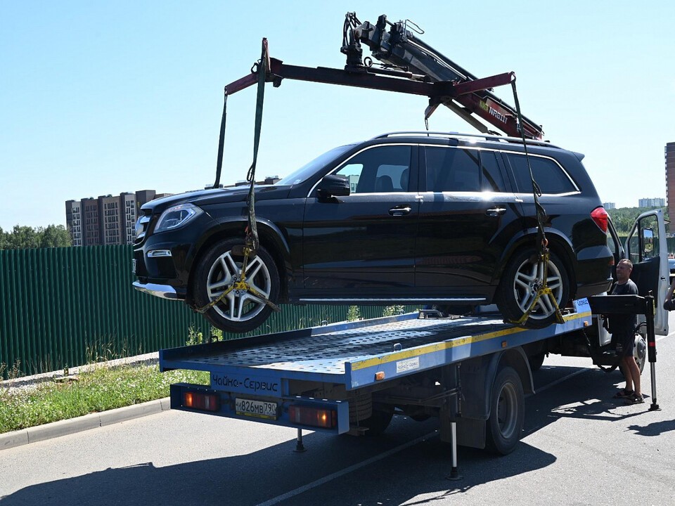 В Ленинском округе эвакуировали  более 300 автомобилей за нарушения правил парковки