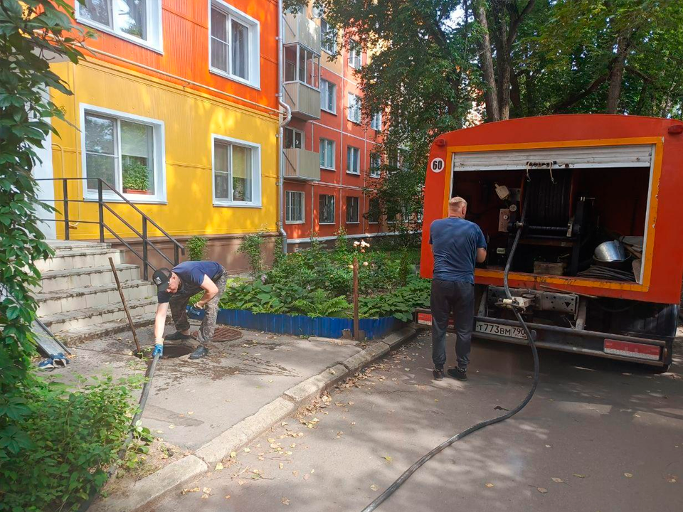 За июль коммунальщики Королева ликвидировали около 120 засоров канализационной системы