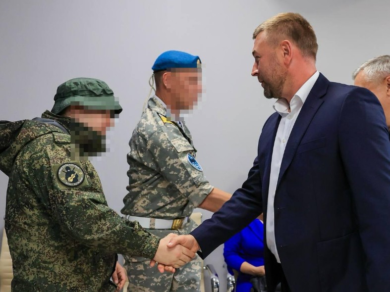 Единороссы Подмосковья передали бойцам СВО стройматериалы, РЭБ и технику