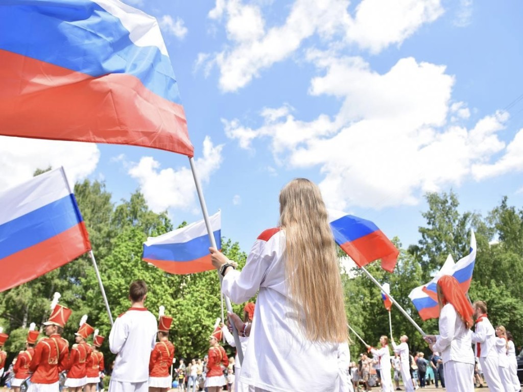Жителей Химок пригласили на празднование Дня государственного флага