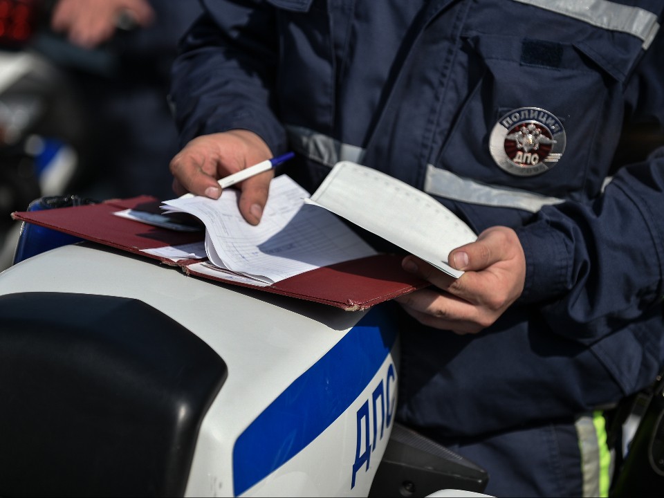 Полиция изъяла наркотики у пассажира такси в Москве