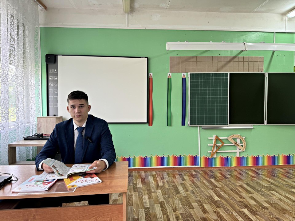 Молодой учитель приступит к работе в начальных классах Дубранивской школы