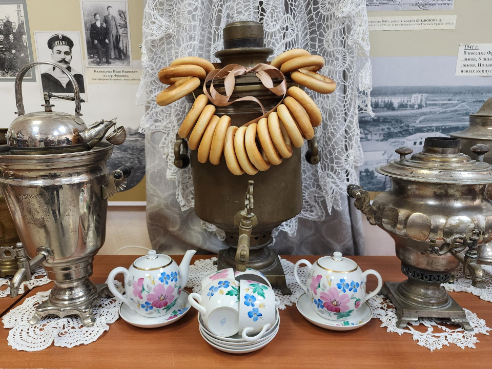Старинные самовары с уникальным дизайном можно увидеть в центре «Факел»