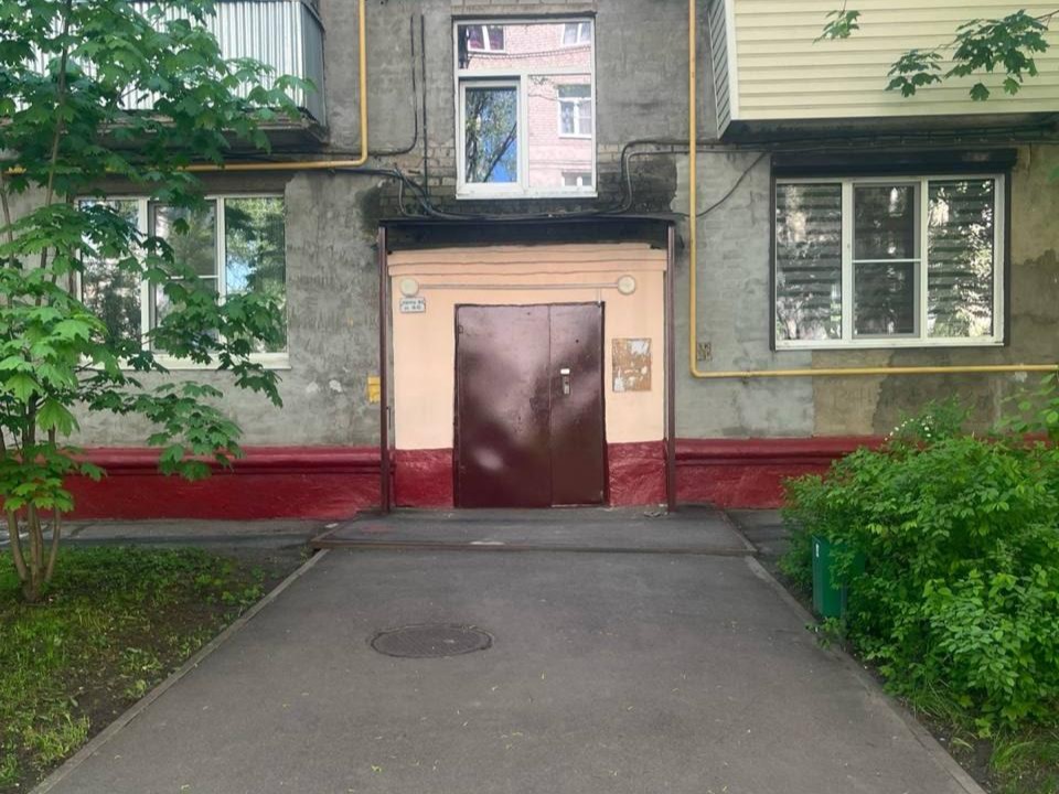 В Королеве обновили входные группы в подъездах многоэтажек