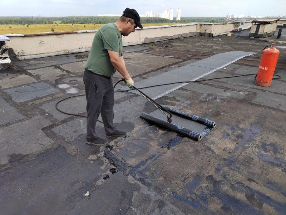 Протечку кровли устранили на доме 106 на Гагарина в Чехове
