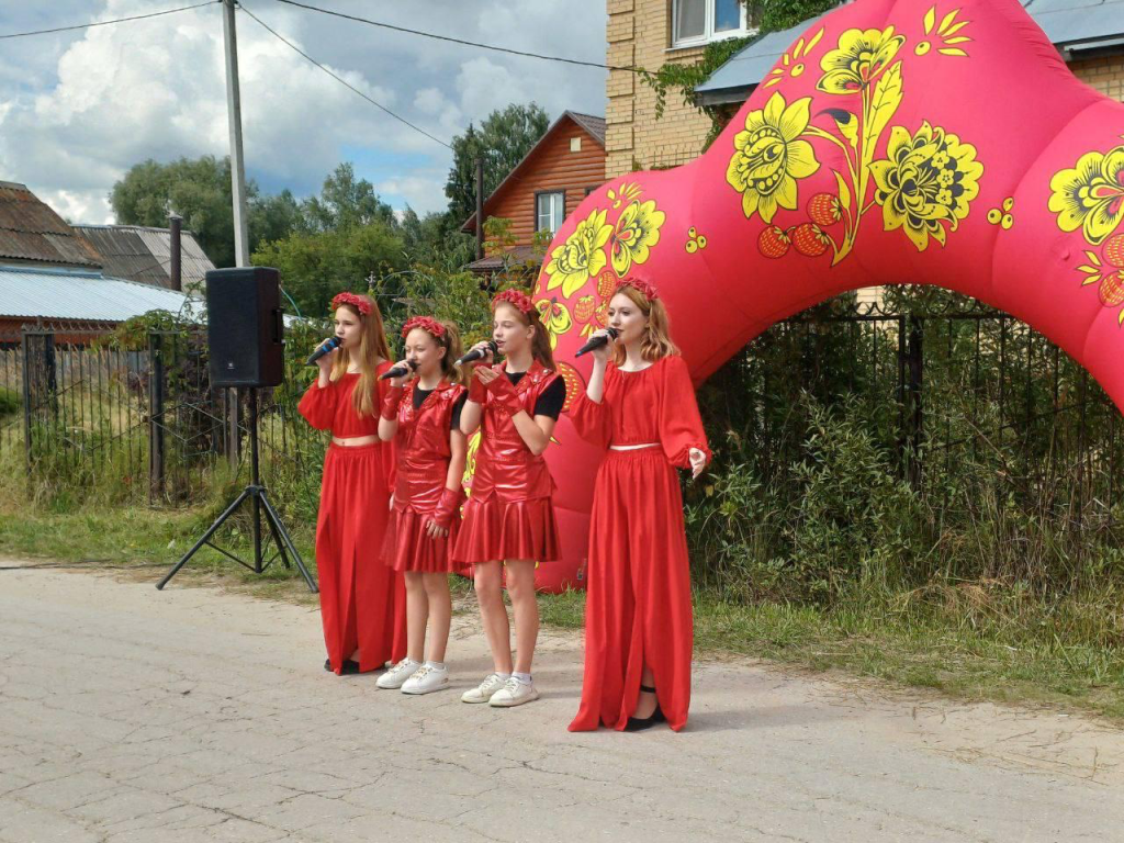 В деревне Лидино отметили Медовый Спас