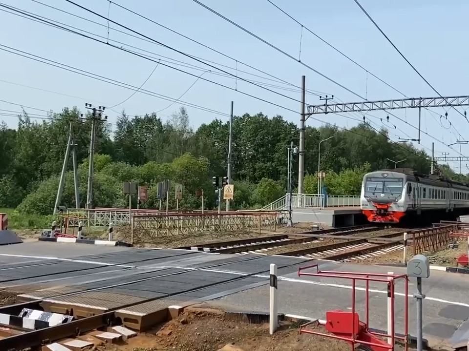 На трех переездах в Подмосковье временно ограничат движение из-за ремонта