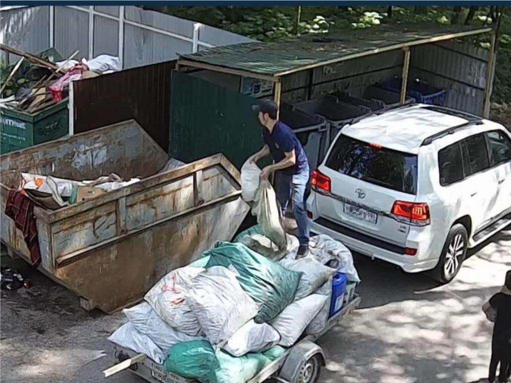 В Люберцах продолжается борьба с незаконным сбросом отходов