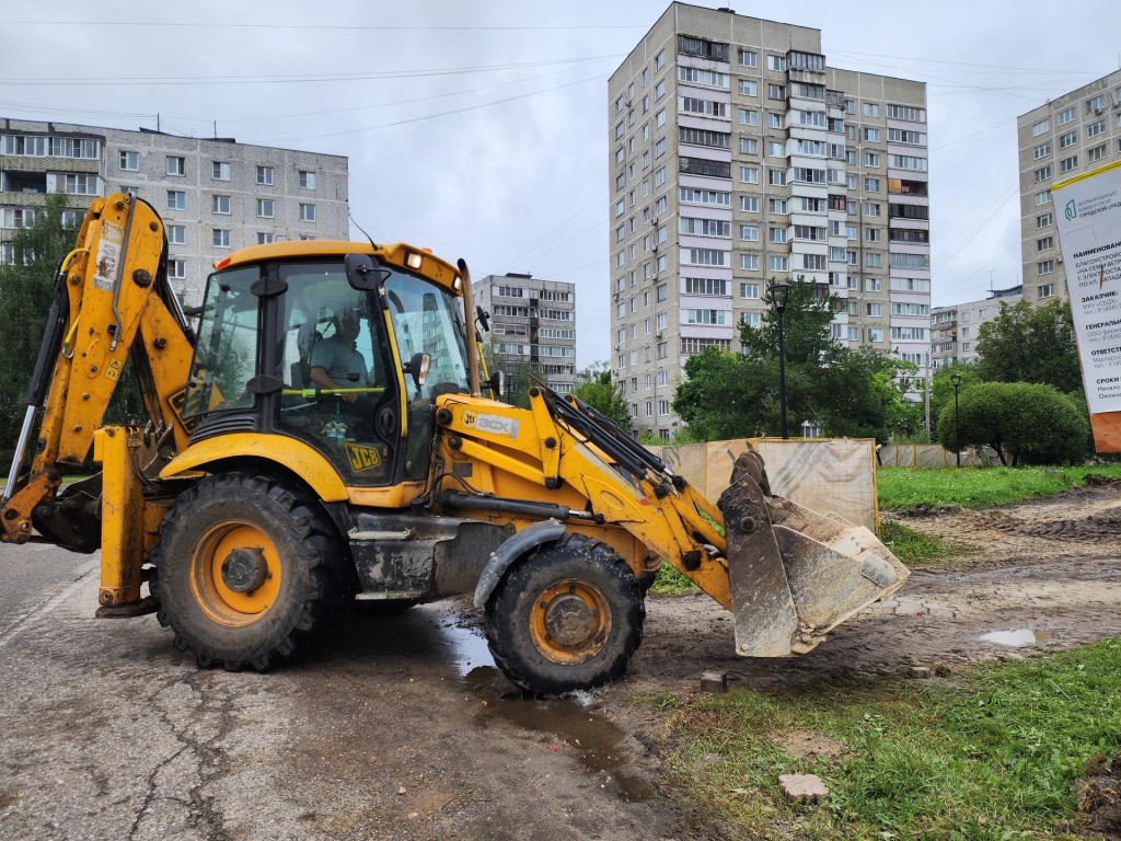 В электростальском сквере «На семи ветрах» демонтировали старые пешеходные дорожки