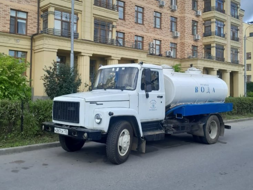 Жители Гореносова могут набрать воду из автоцистерны на время отключения