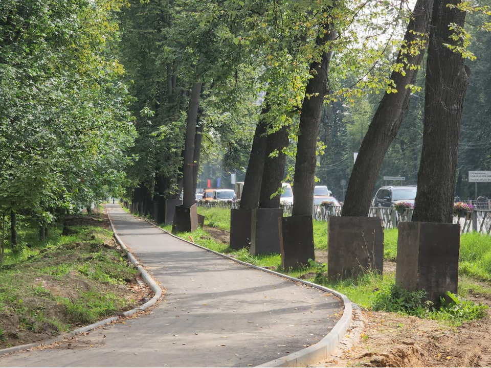 В Красногорске к осени Яблоневый сквер украсят 100 новых яблонь
