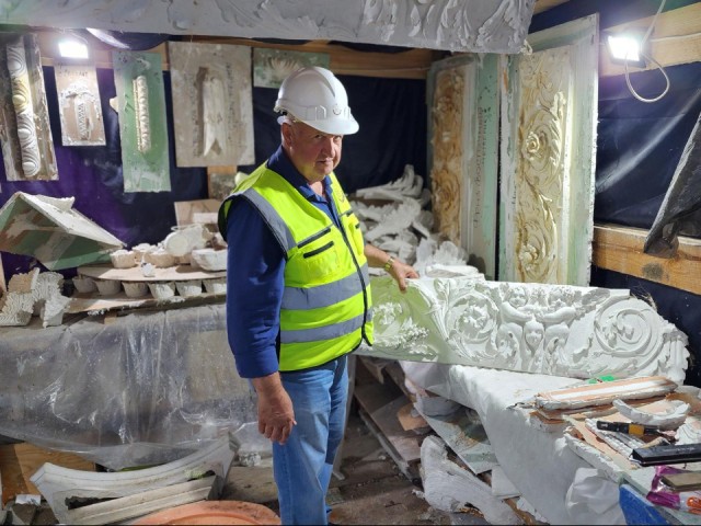 Уникальную лепнину восстанавливают в Казанской церкви в Яропольце