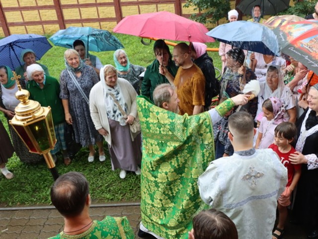 В Лотошине провели Крестный ход в день обретения мощей Серафима Саровского