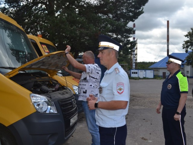 Школьные автобусы в Чехове прошли обязательные проверки технадзора ГАИ