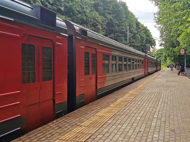 В Лобне на неделю закроют железнодорожный переезд для ремонта