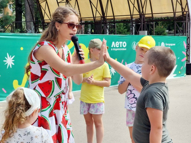 Прыгали и смеялись: в Ногинске прошла развлекательная игра для детей