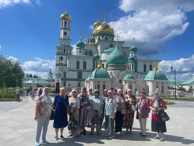 В атмосферу древней православной архитектуры погрузились щелковские пенсионеры