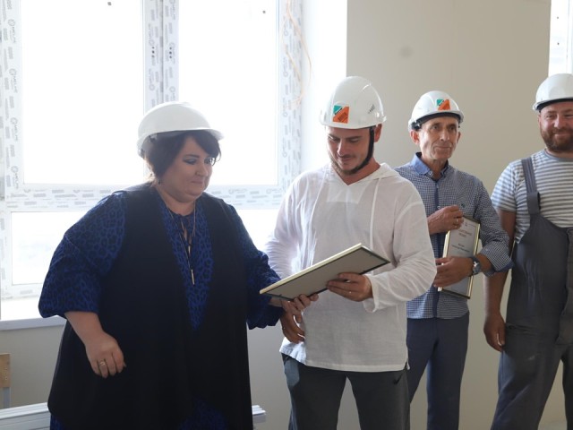 Строителей Солнечногорска поздравили с профессиональным праздником