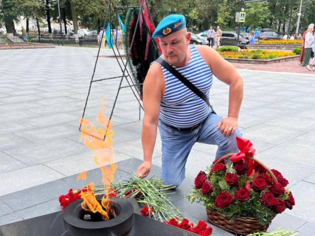Участник СВО из Звенигорода почтил память погибших бойцов вместе с семьей