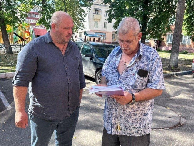 Жильцы дома на Ильича контролируют ход ремонта в подъездах