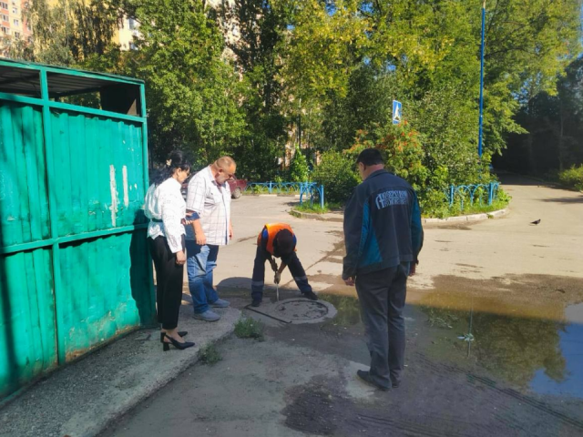 В Красково сотрудники водоканала установили причину подтоплений дворов по ул. 2-я Заводская